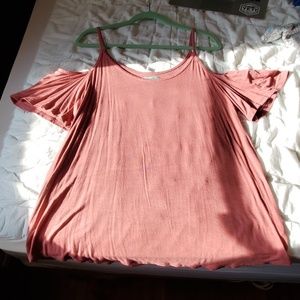 💕Cold shoulder top💕